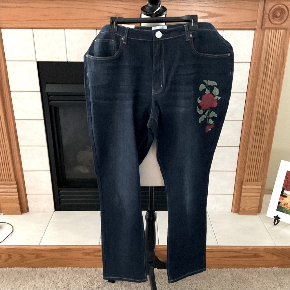 NWT NY Trends 4 Embroidered Dark Straight Jeans, Women’s Sz 20
